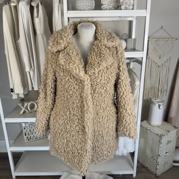 For the Republic faux fur Teddy coat, women’s size Large.  SI-017 - Picture 1 of 12